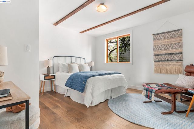 5450 Estates Dr, Oakland, CA 94618