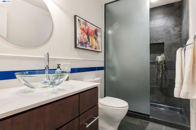 5450 Estates Dr, Oakland, CA 94618
