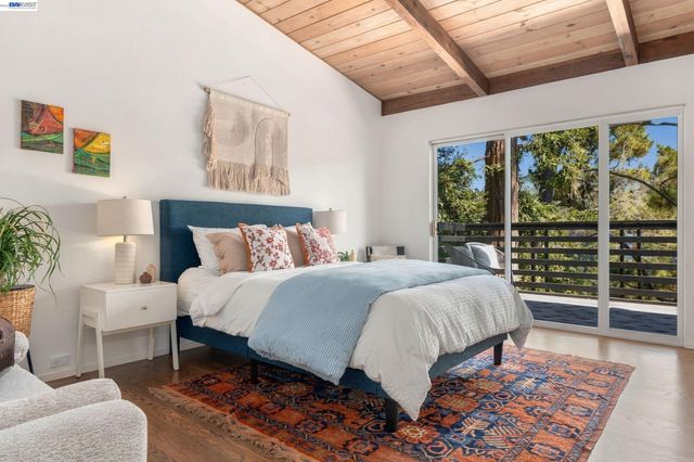 5450 Estates Dr, Oakland, CA 94618