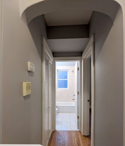 5027 N HARDING Avenue 2W, Chicago, IL 60625