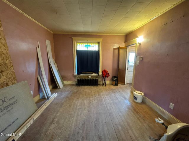 20 Henry Street, Schenectady, NY 12304