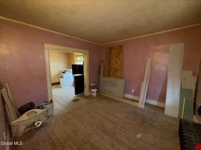 20 Henry Street, Schenectady, NY 12304