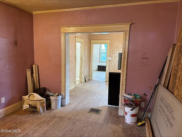 20 Henry Street, Schenectady, NY 12304