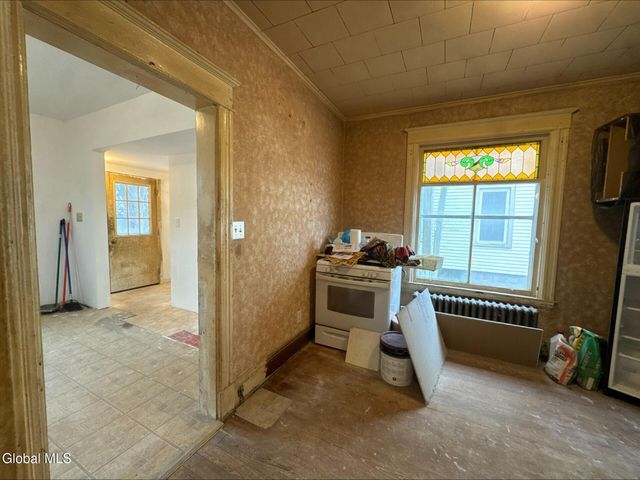 20 Henry Street, Schenectady, NY 12304