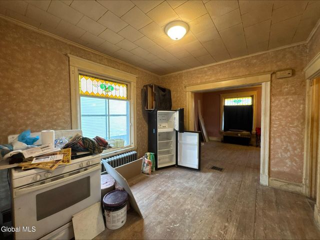 20 Henry Street, Schenectady, NY 12304