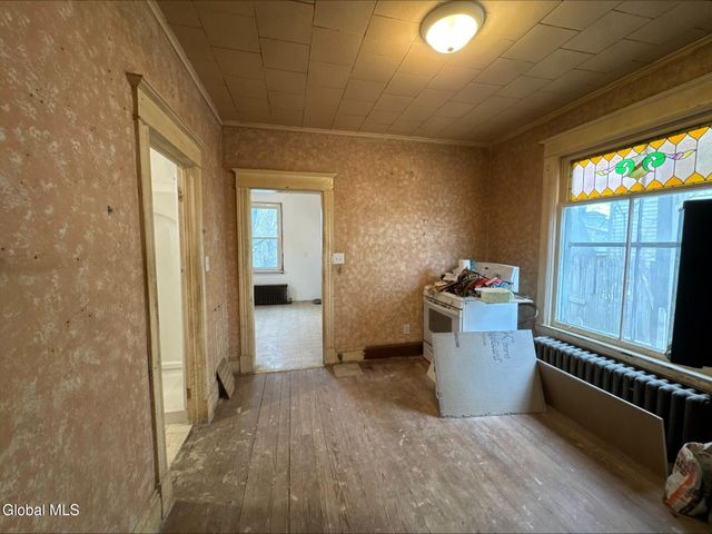 20 Henry Street, Schenectady, NY 12304