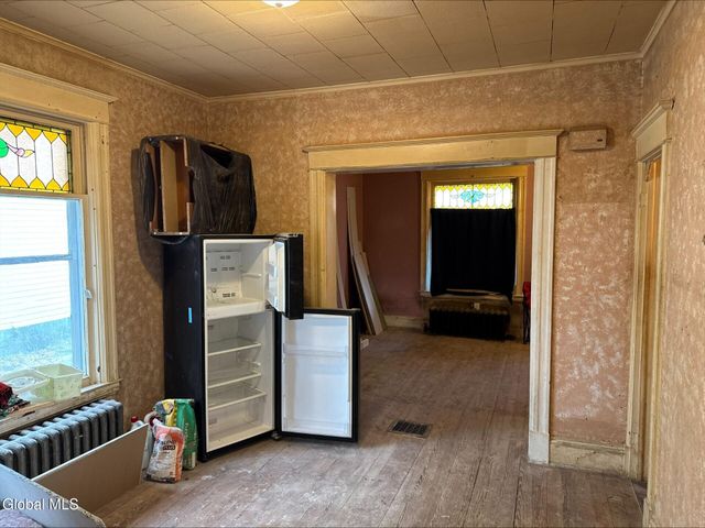 20 Henry Street, Schenectady, NY 12304