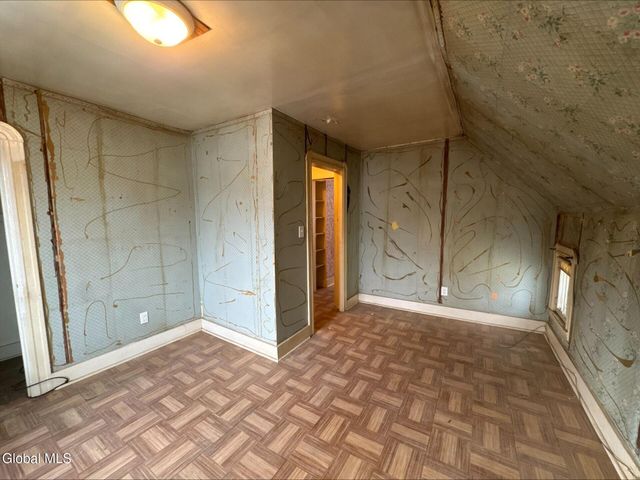 20 Henry Street, Schenectady, NY 12304