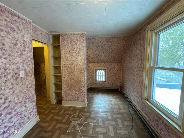 20 Henry Street, Schenectady, NY 12304