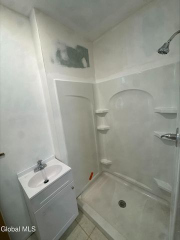 20 Henry Street, Schenectady, NY 12304