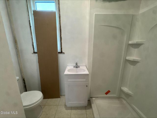 20 Henry Street, Schenectady, NY 12304