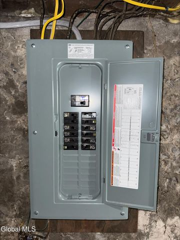 20 Henry Street, Schenectady, NY 12304