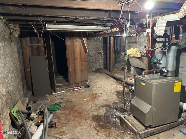 20 Henry Street, Schenectady, NY 12304