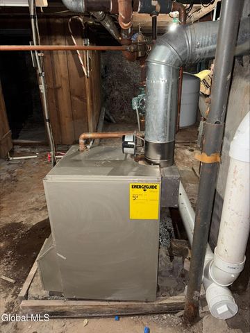 20 Henry Street, Schenectady, NY 12304