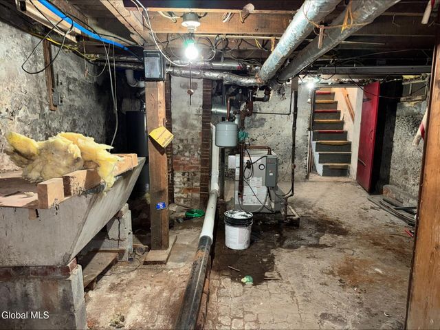 20 Henry Street, Schenectady, NY 12304