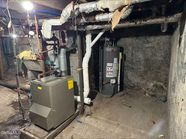 20 Henry Street, Schenectady, NY 12304