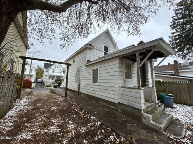 20 Henry Street, Schenectady, NY 12304