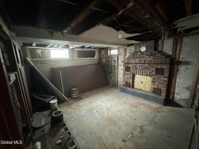 20 Henry Street, Schenectady, NY 12304