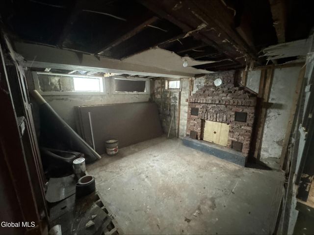 20 Henry Street, Schenectady, NY 12304