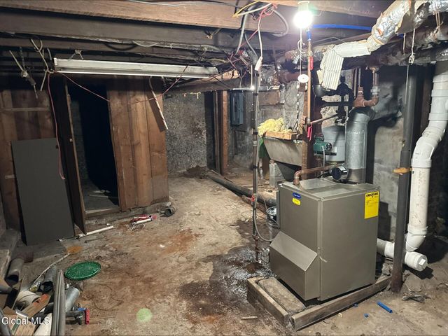 20 Henry Street, Schenectady, NY 12304