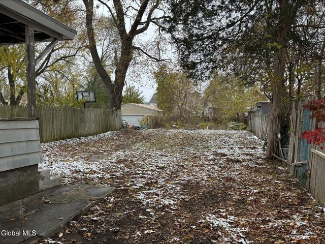 20 Henry Street, Schenectady, NY 12304