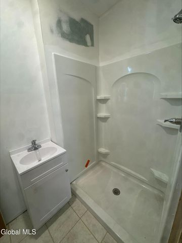 20 Henry Street, Schenectady, NY 12304