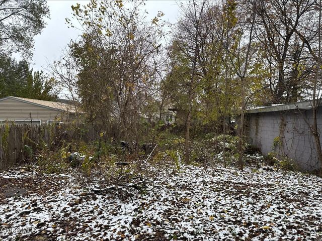 20 Henry Street, Schenectady, NY 12304