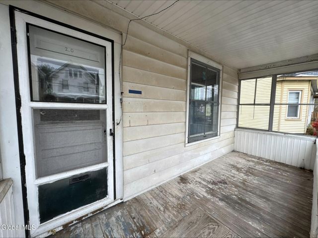 20 Henry Street, Schenectady, NY 12304