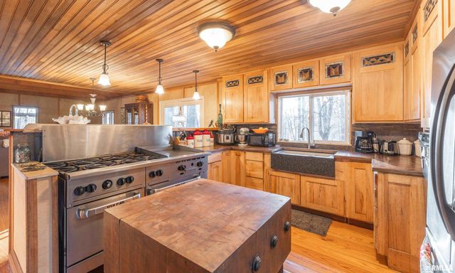 15247 Laminack Road, Carterville, IL 62918