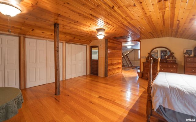 15247 Laminack Road, Carterville, IL 62918