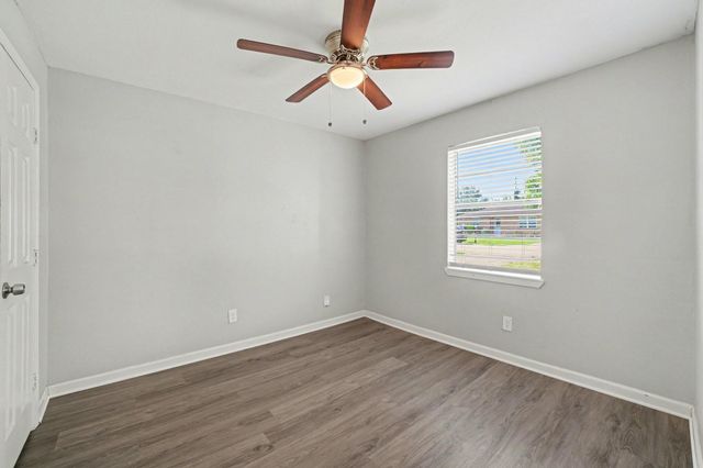 8807 Barton Street, Houston, TX 77075