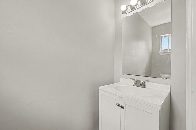 8807 Barton Street, Houston, TX 77075
