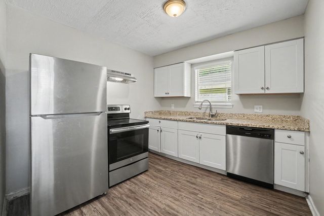 8807 Barton Street, Houston, TX 77075