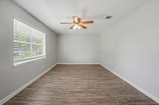 8807 Barton Street, Houston, TX 77075
