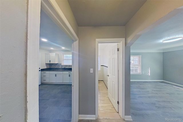 18611 Pinehurst Street, Detroit, MI 48221