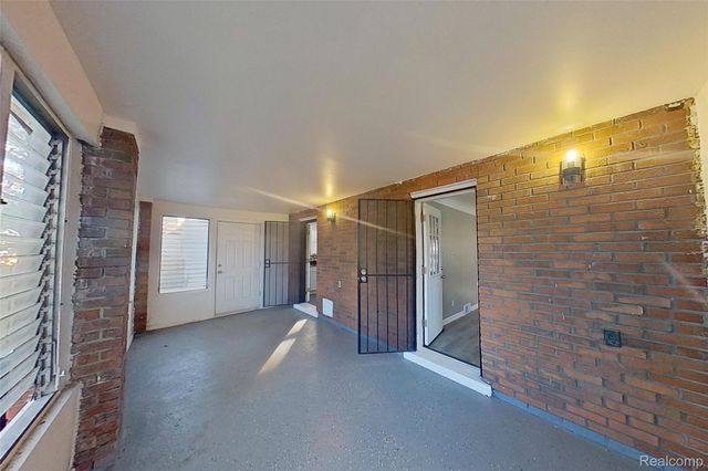 18611 Pinehurst Street, Detroit, MI 48221