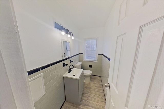 18611 Pinehurst Street, Detroit, MI 48221