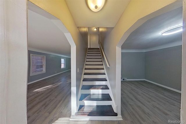 18611 Pinehurst Street, Detroit, MI 48221