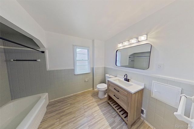 18611 Pinehurst Street, Detroit, MI 48221