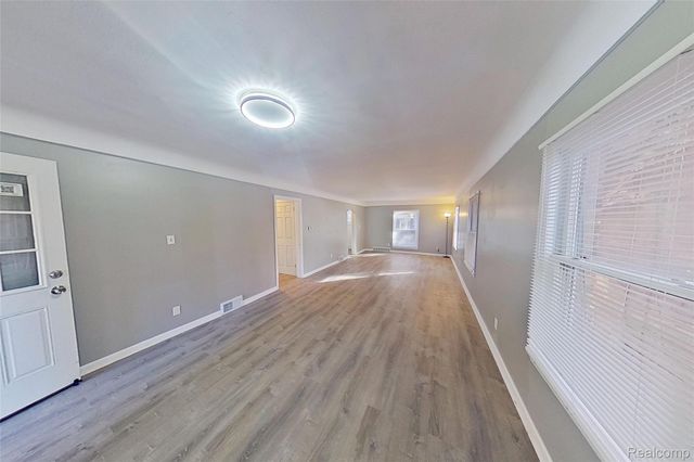 18611 Pinehurst Street, Detroit, MI 48221