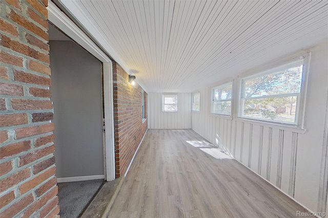 18611 Pinehurst Street, Detroit, MI 48221