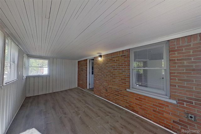 18611 Pinehurst Street, Detroit, MI 48221