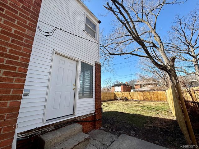 18611 Pinehurst Street, Detroit, MI 48221