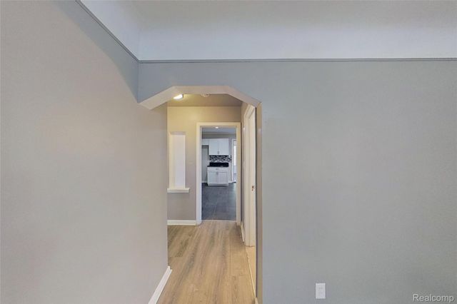 18611 Pinehurst Street, Detroit, MI 48221