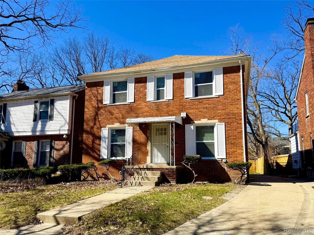 18611 Pinehurst Street, Detroit, MI 48221