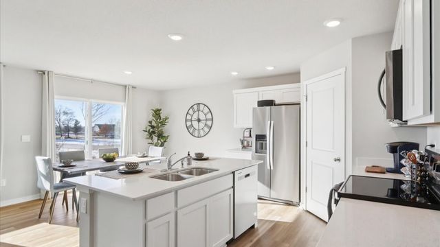 2856 Mary Green Road, Hiawatha, IA 52233