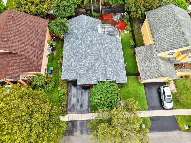 9720 SW 12th Street, Pembroke Pines, FL 33025