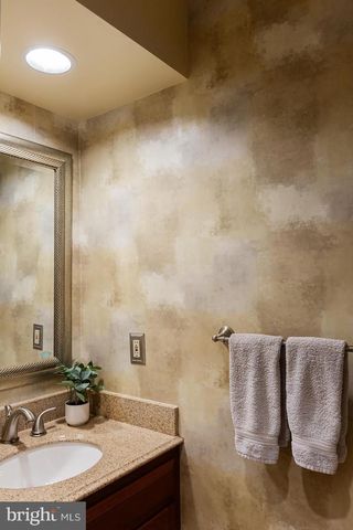 537 RANDOLPH DR, Lititz, PA 17543