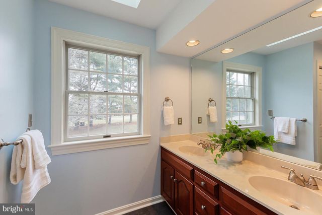 537 RANDOLPH DR, Lititz, PA 17543