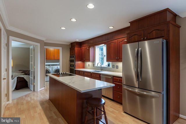 537 RANDOLPH DR, Lititz, PA 17543